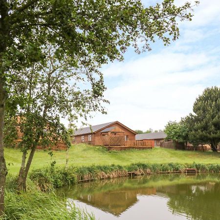 Makins Lodges Nuneaton Exterior foto