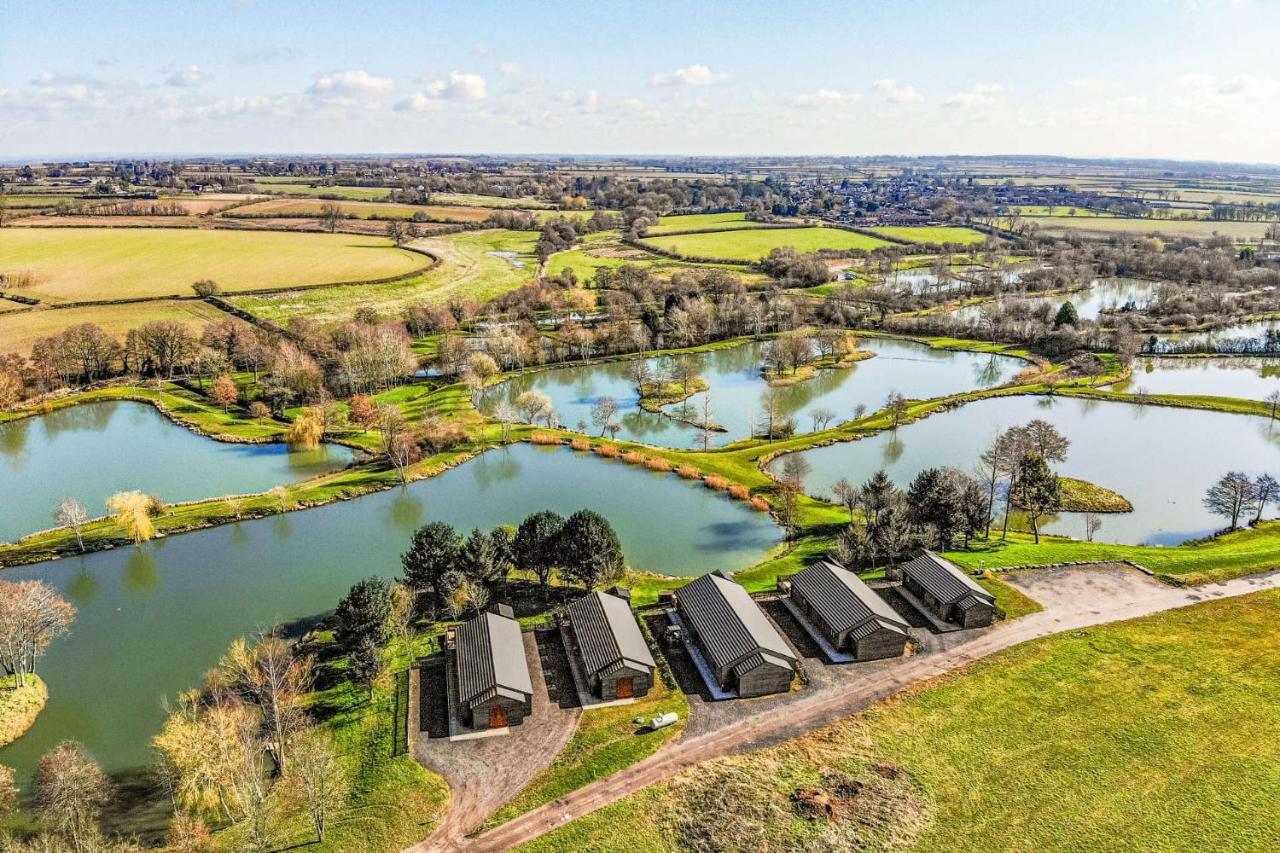 Makins Lodges Nuneaton Exterior foto